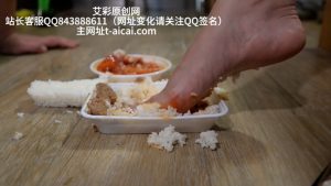 女神超细金属高跟全体重踩踏贱狗，踩出紫色鞋跟印，脚喂食 YC-230509-5_绳艺资源网