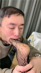 【肉肉】网袜美腿插嘴深喉_绳艺资源网